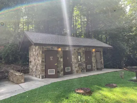 Van Hook Glade Bathroom