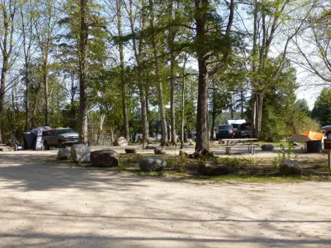 The road going around the campground sites in Little Beaver lake