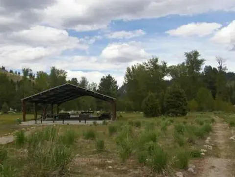 Easy access to the large-group pavillions that can accommodate up to 100 people with hiking, biking, fishing and swimming nearby.