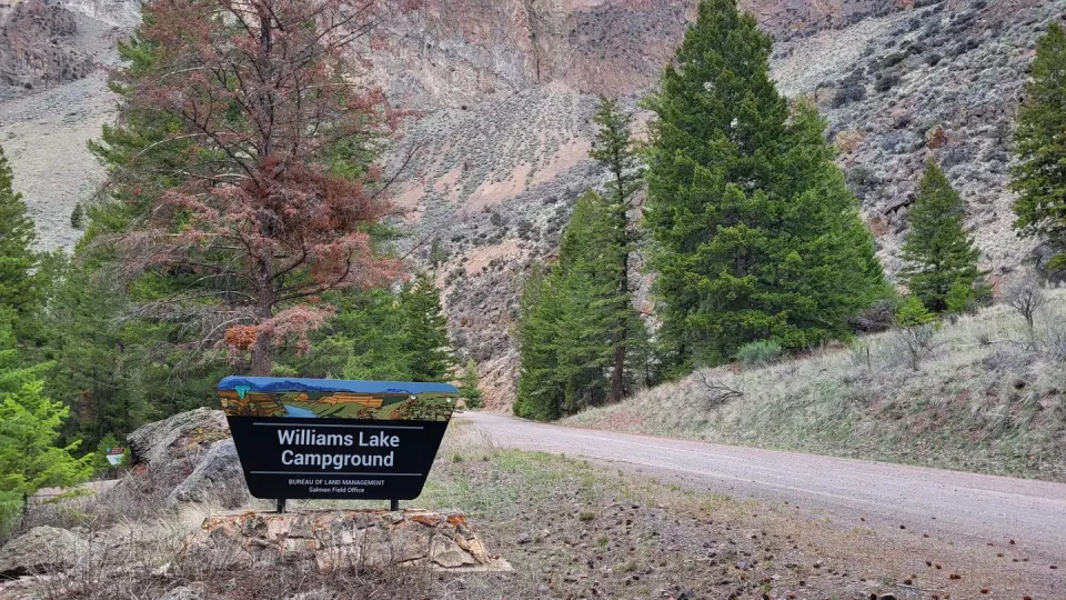 Williams Lake Campground Entry Sign