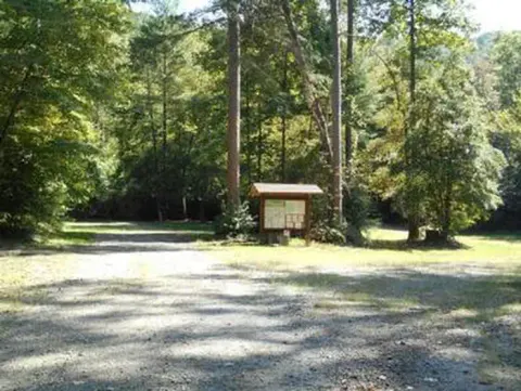 WILLIS KNOB HORSE CAMP ENTRANCE TO SITES 6-9